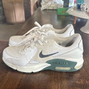 Nike Air Max White and Dark Green Sneakers